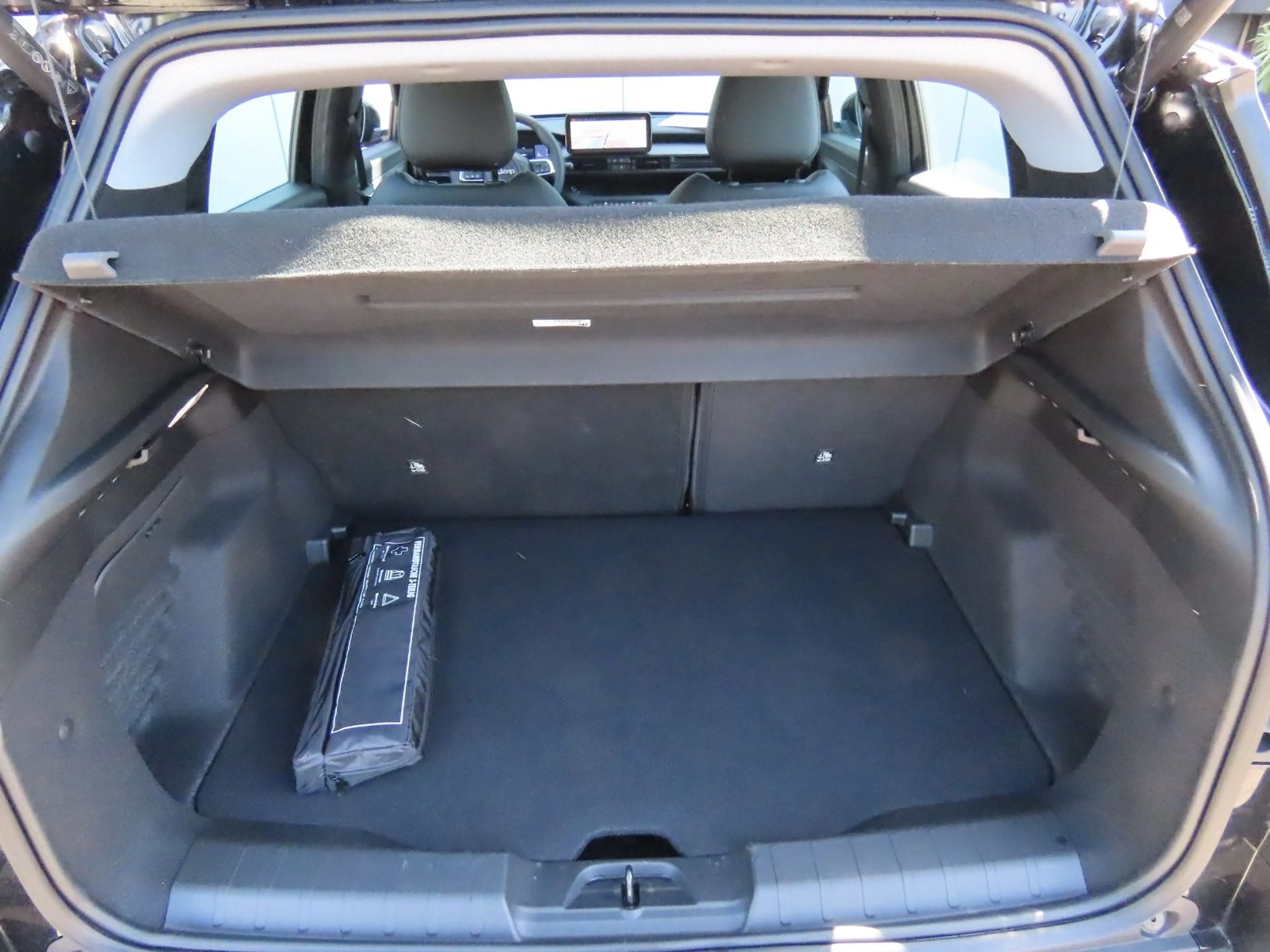 Jeep Avenger 1.2 GSE T3 GDI Klimaauto. CarPlay PDC — photo 8