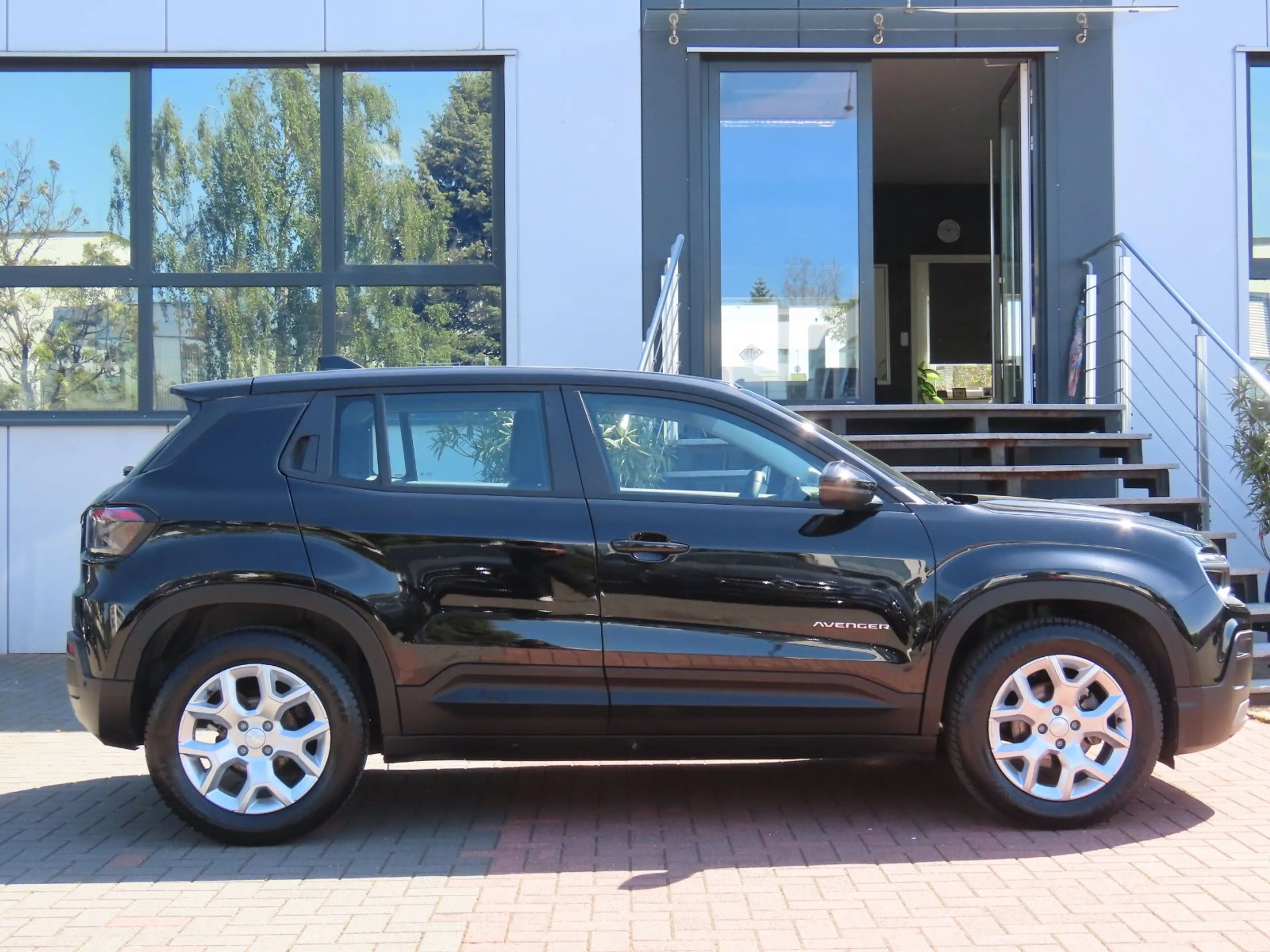 Jeep Avenger 1.2 GSE T3 GDI Klimaauto. CarPlay PDC — photo 11