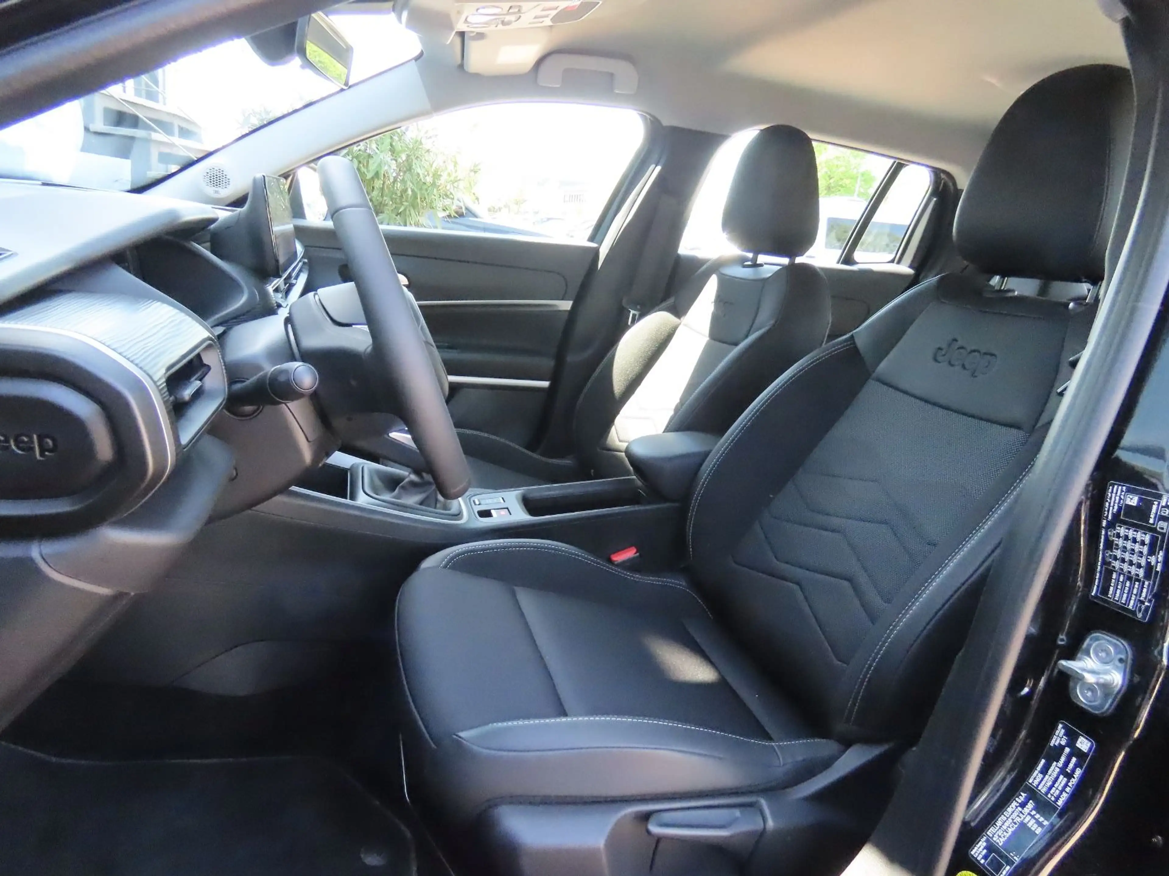 Jeep Avenger 1.2 GSE T3 GDI Klimaauto. CarPlay PDC — photo 14