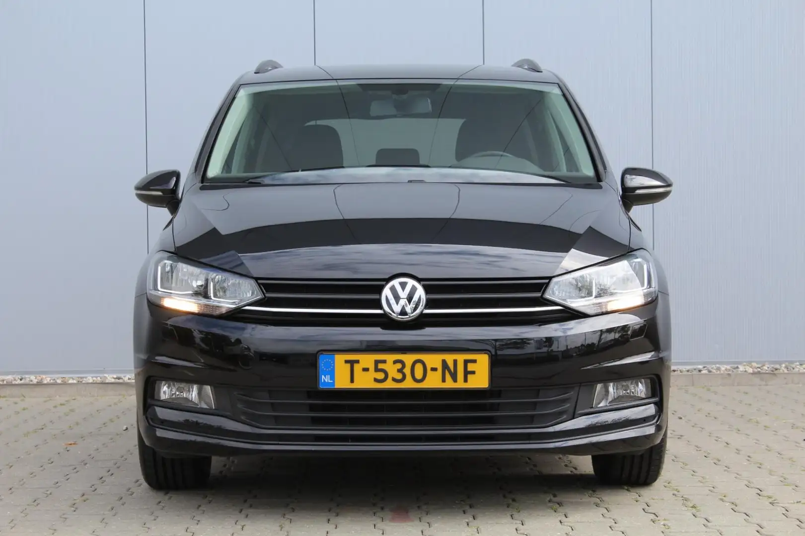 Volkswagen Touran 1.2 TSI Trendline | Navigatie | Stoelverwarming | Zwart - 2