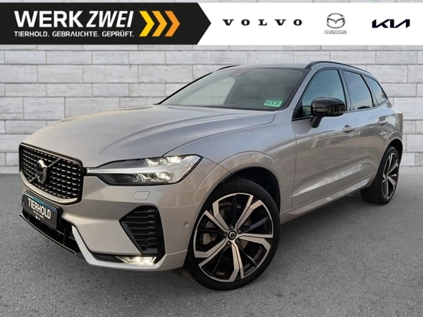 Volvo XC60 B4 Plus Dark 2WD ACC 360° HK 21" Google Silber - 1