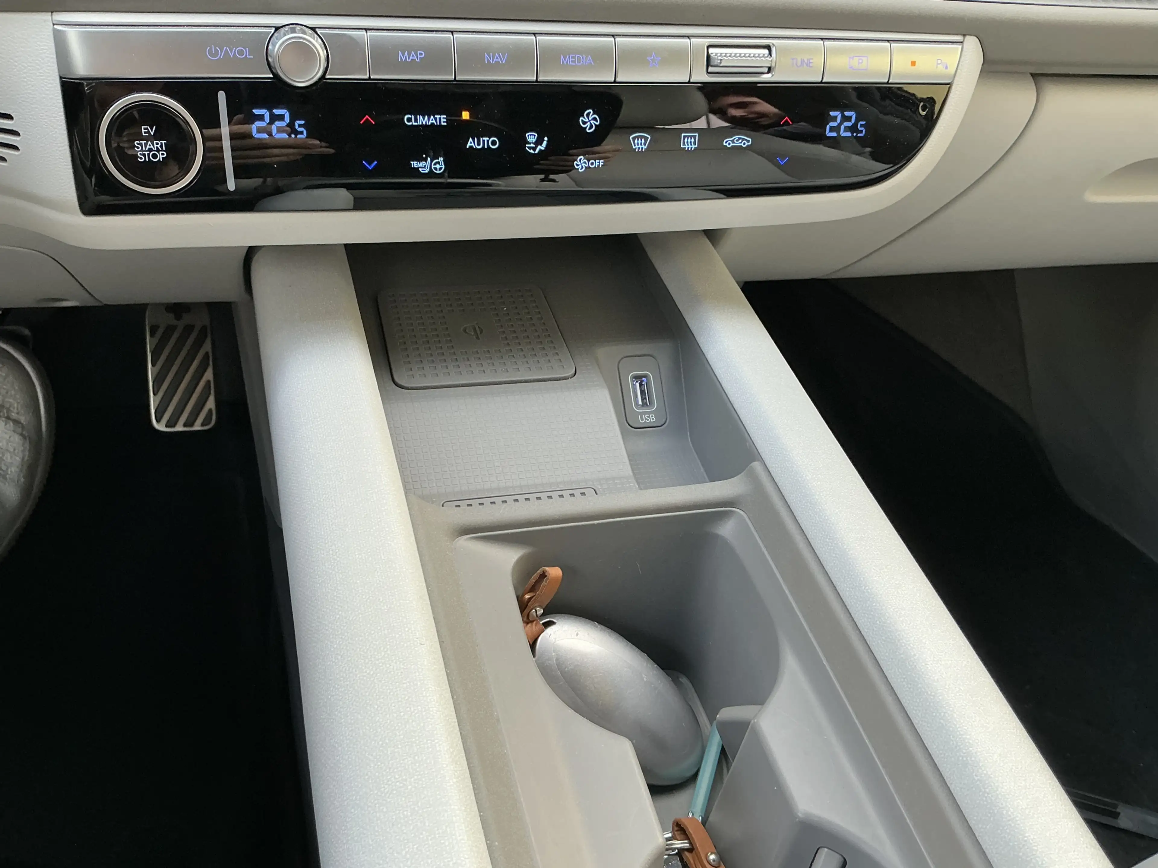 Hyundai IONIQ 6 Uniq Leder BOSE Memory 360Cam HUD ACC — photo 15
