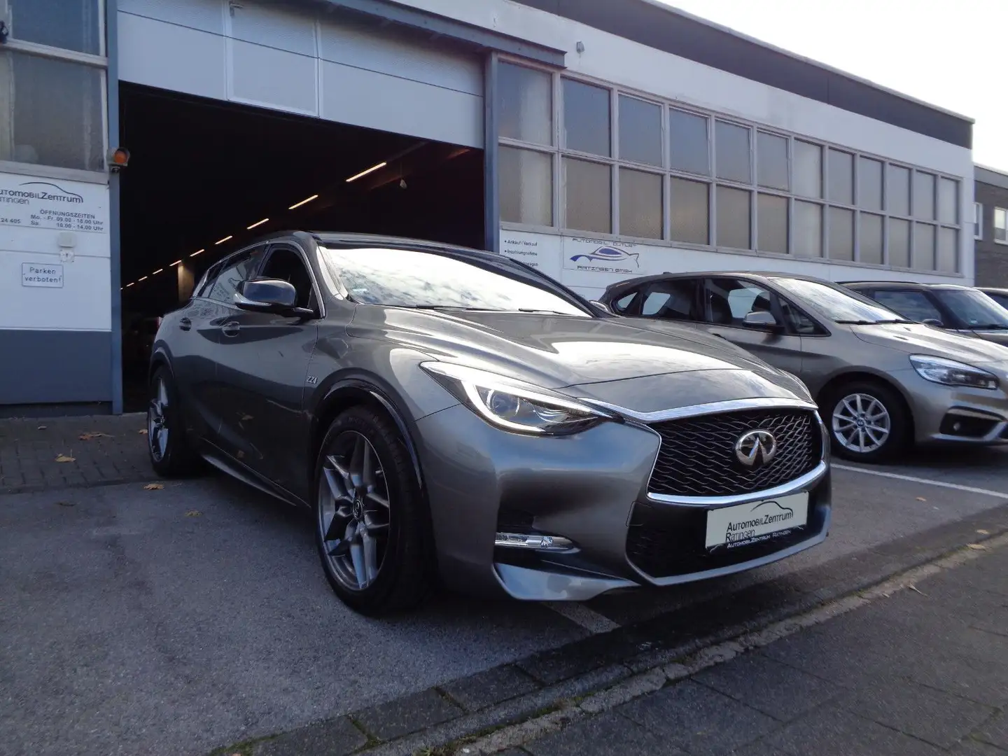 Infiniti Q30 S 2.2 d AWD Sport City Black*LED*NAV*AHK*SPUR siva - 1