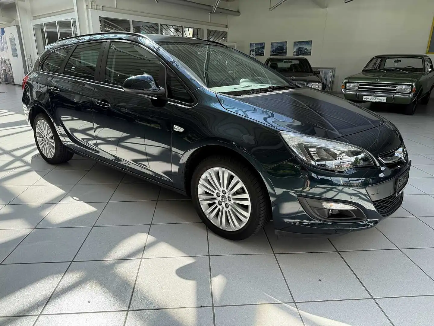 Opel Astra Sports Tourer 1.4 Turbo ecoFLEX Edition Grün - 2