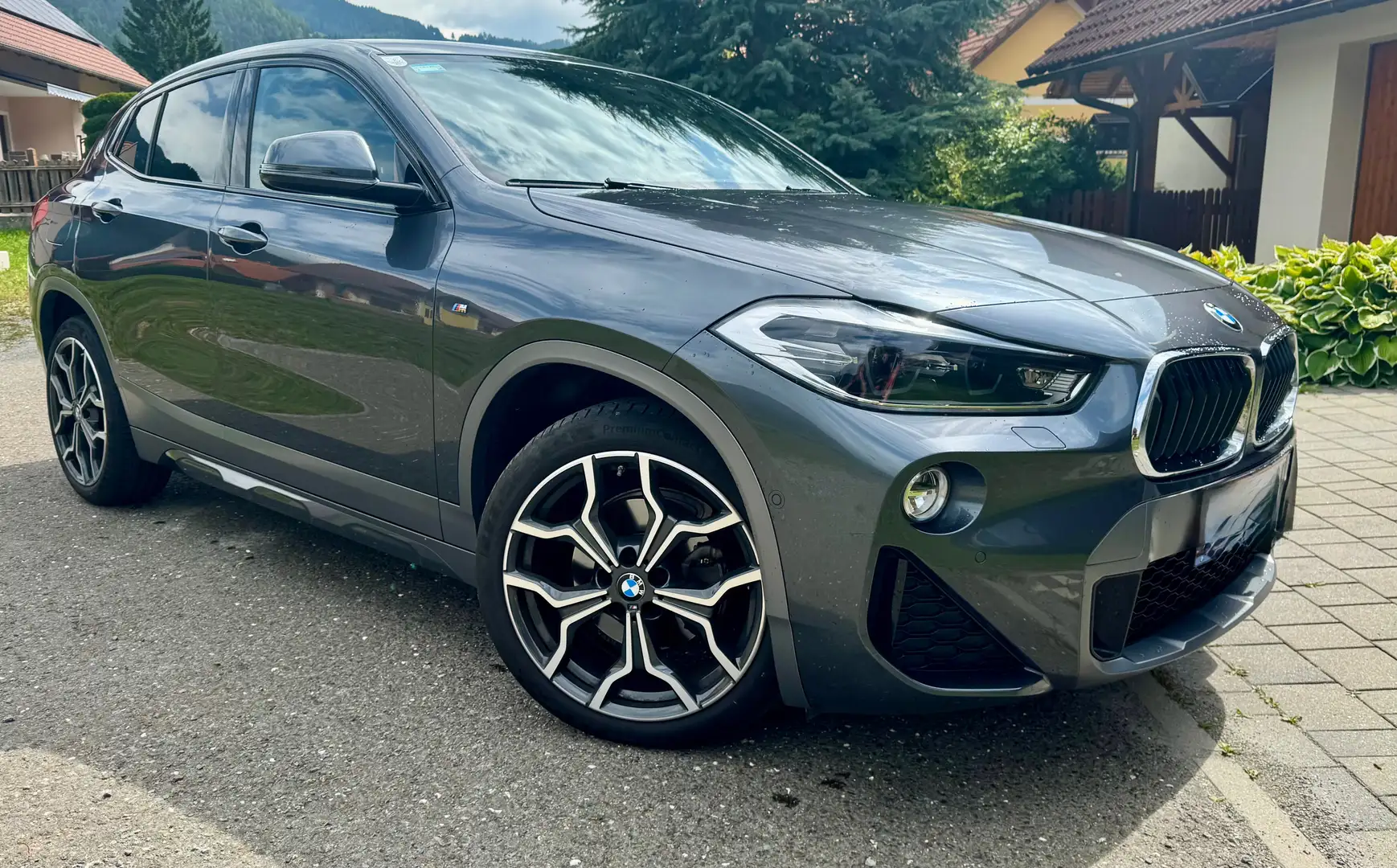 BMW X2 X2 sDrive 18d Aut. Grau - 1