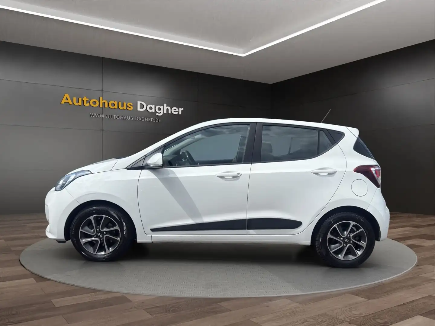 Hyundai i10 Style Automatik 1. Hand NAVI Weiß - 2