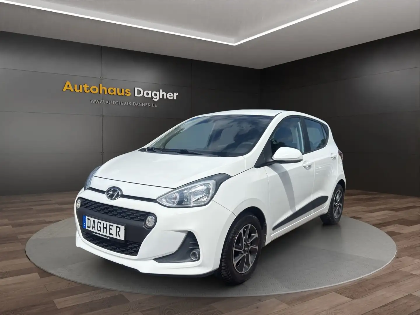 Hyundai i10 Style Automatik 1. Hand NAVI Weiß - 1