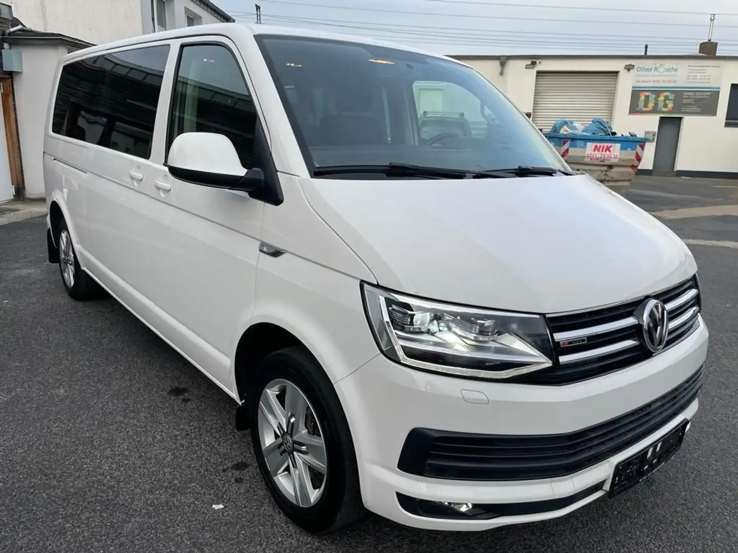 Volkswagen T6 Transporter Bus Caravelle Comfortline lang 4M Weiß - 2