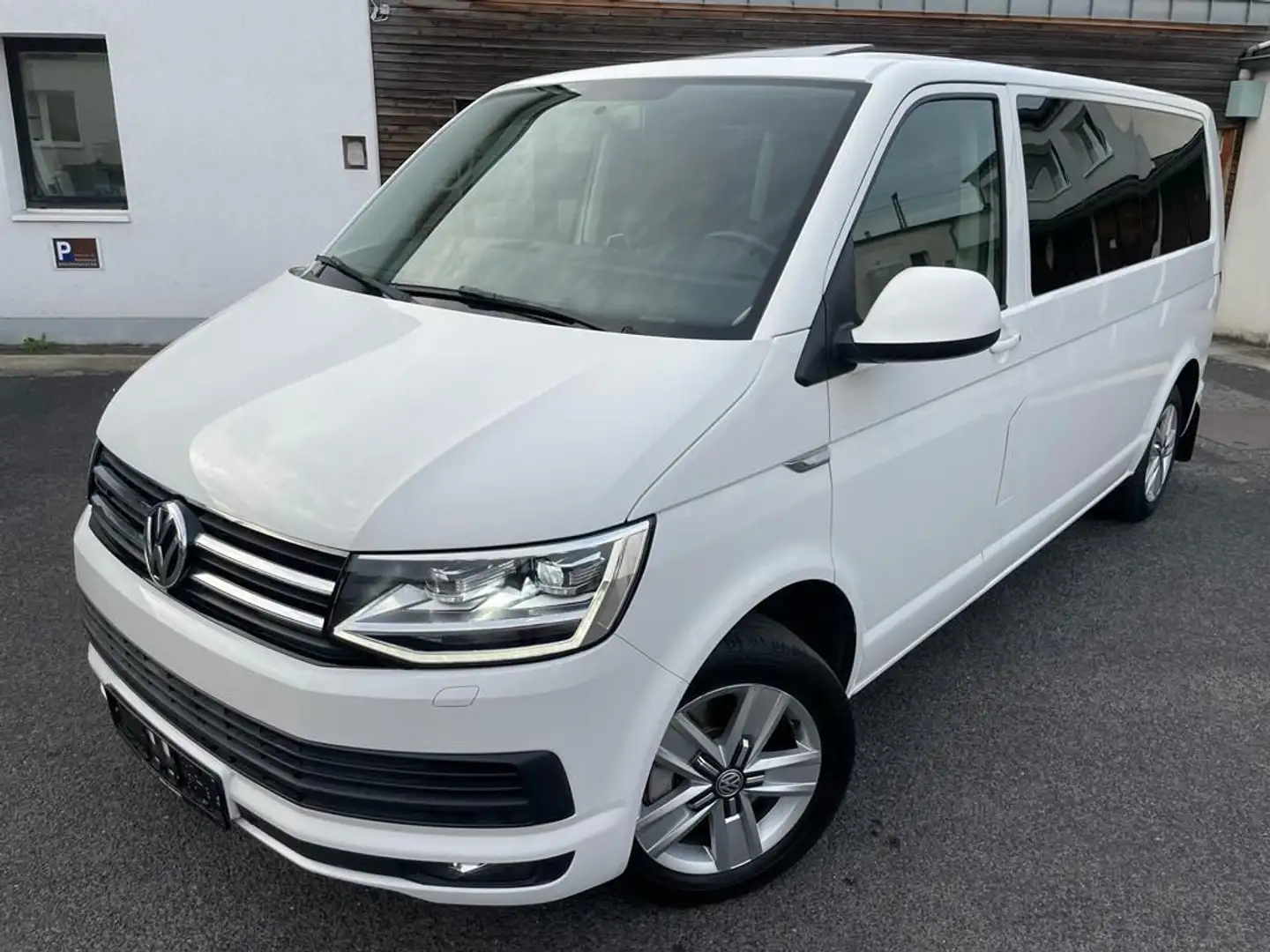 Volkswagen T6 Transporter Bus Caravelle Comfortline lang 4M Weiß - 1
