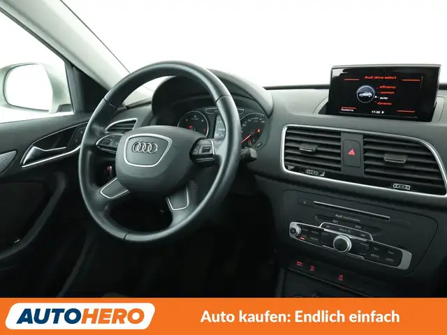 Audi Q3 view 13