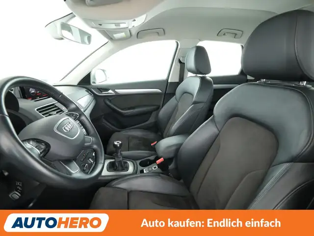 Audi Q3 view 10
