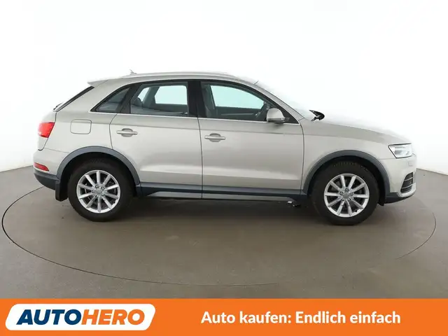 Audi Q3 view 7