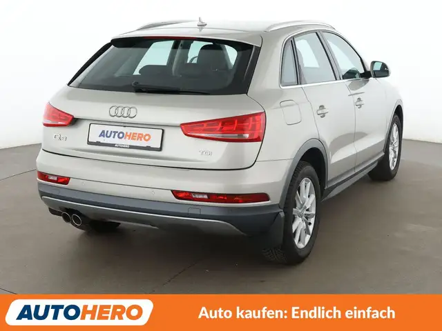 Audi Q3 view 6