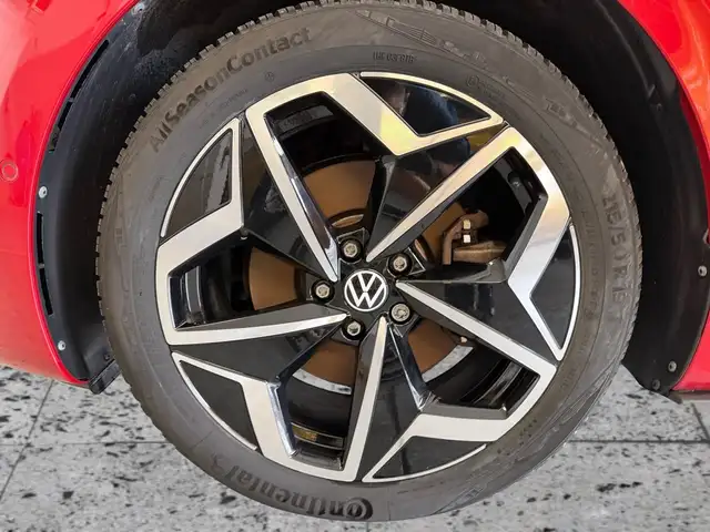 Volkswagen Id.3 view 8