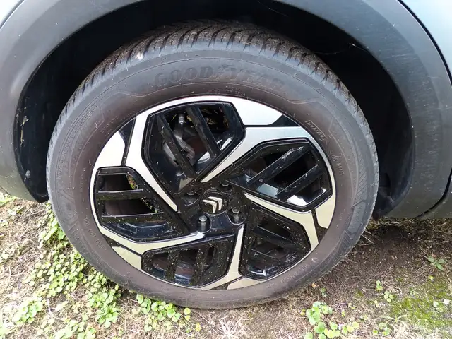 Citroen C4 view 3