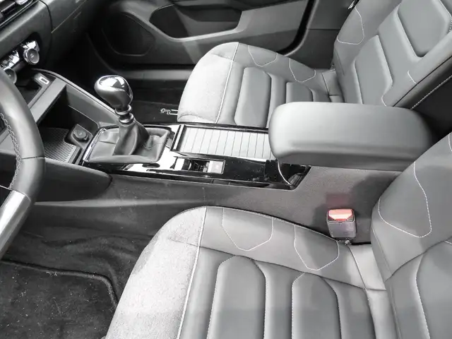 Citroen C4 view 10