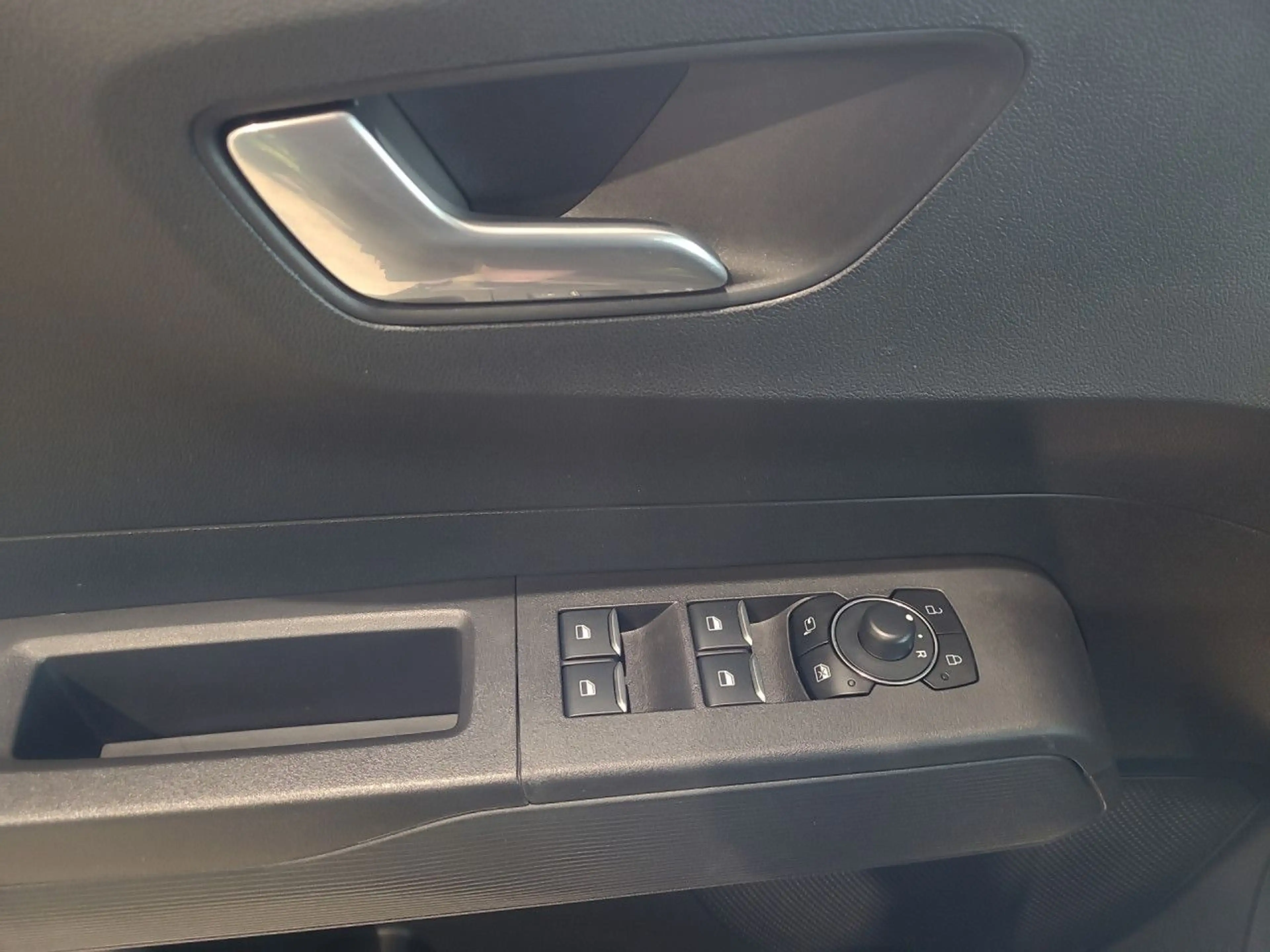 Ford Tourneo Courier Active Bluetooth Navi Klima — photo 6