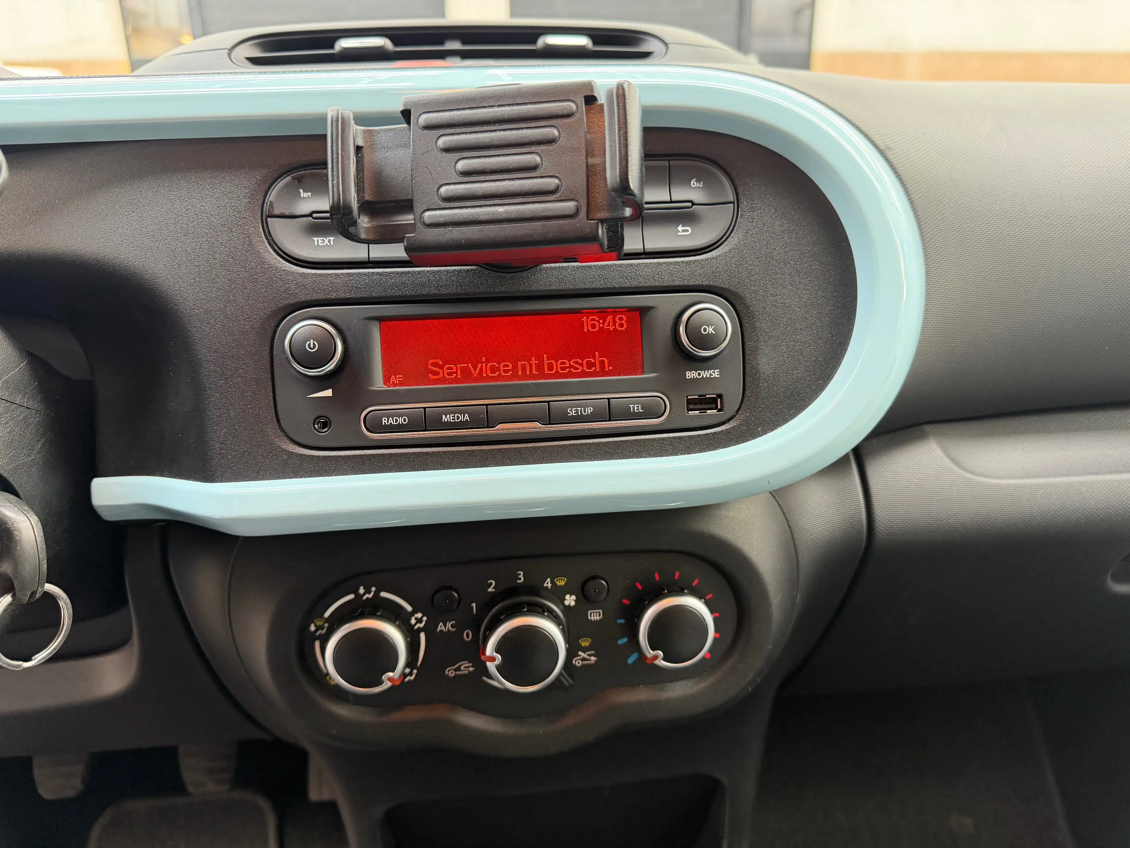 Renault Twingo Twingo 1.0i SCe Intens S — photo 15