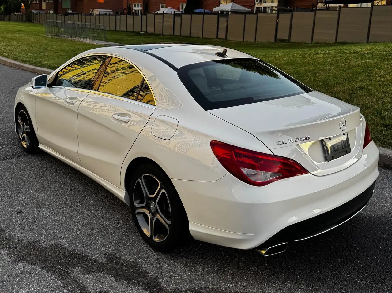 Mercedes-Benz CLA photo Mercedes-Benz CLA
