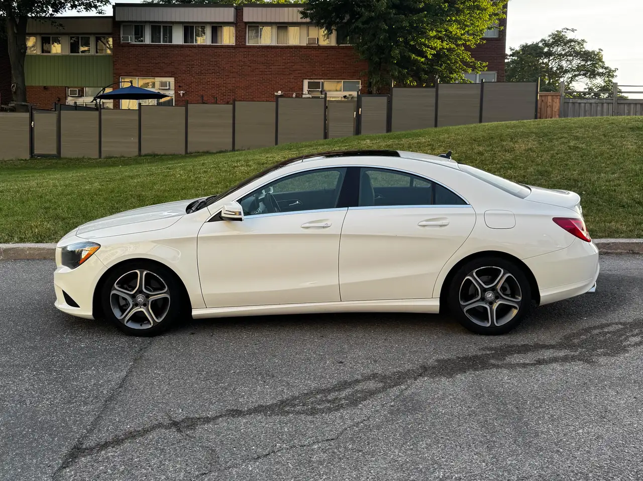 Mercedes-Benz CLA photo Mercedes-Benz CLA