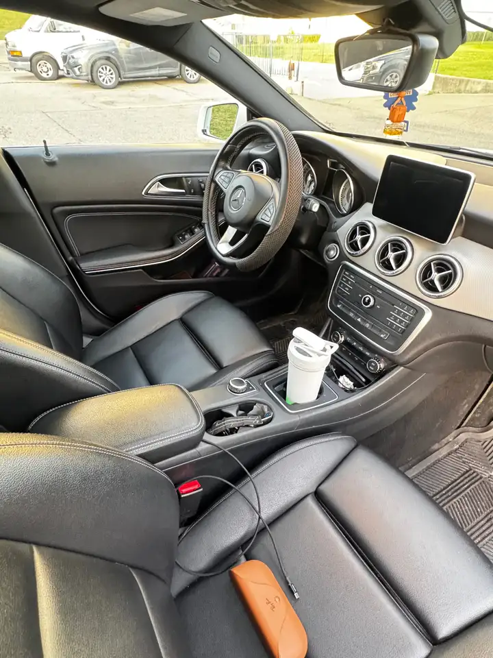 Mercedes-Benz CLA photo Mercedes-Benz CLA
