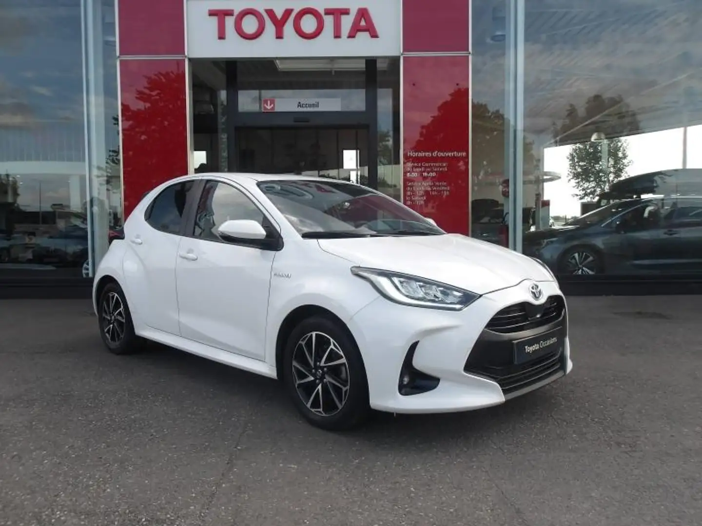 Toyota Yaris 116h Design 5p Blanc - 2