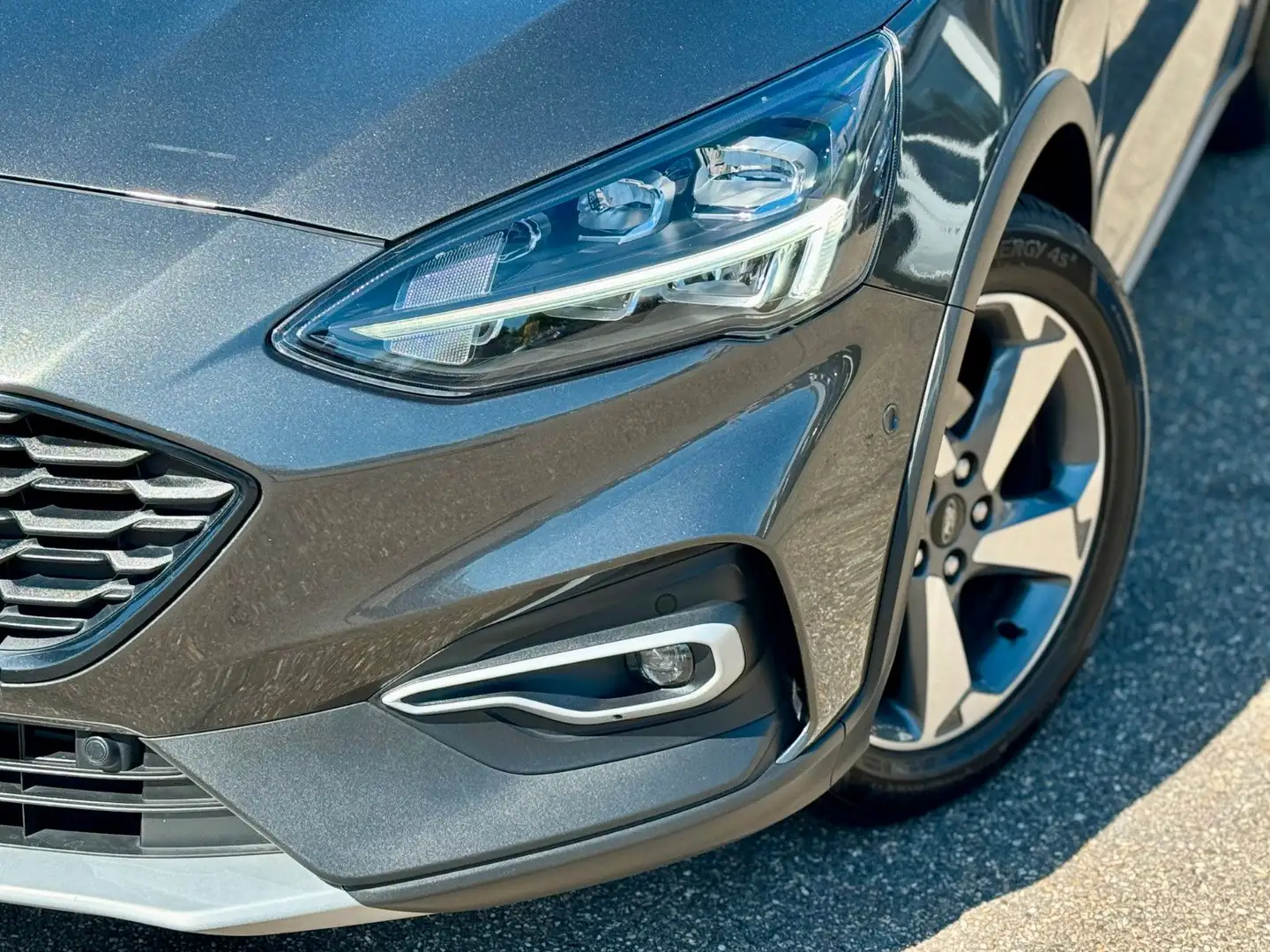 Ford Focus 1.0 EcoBoost Lim. Active ACC|LED|TWA|Keyl. Grau - 2