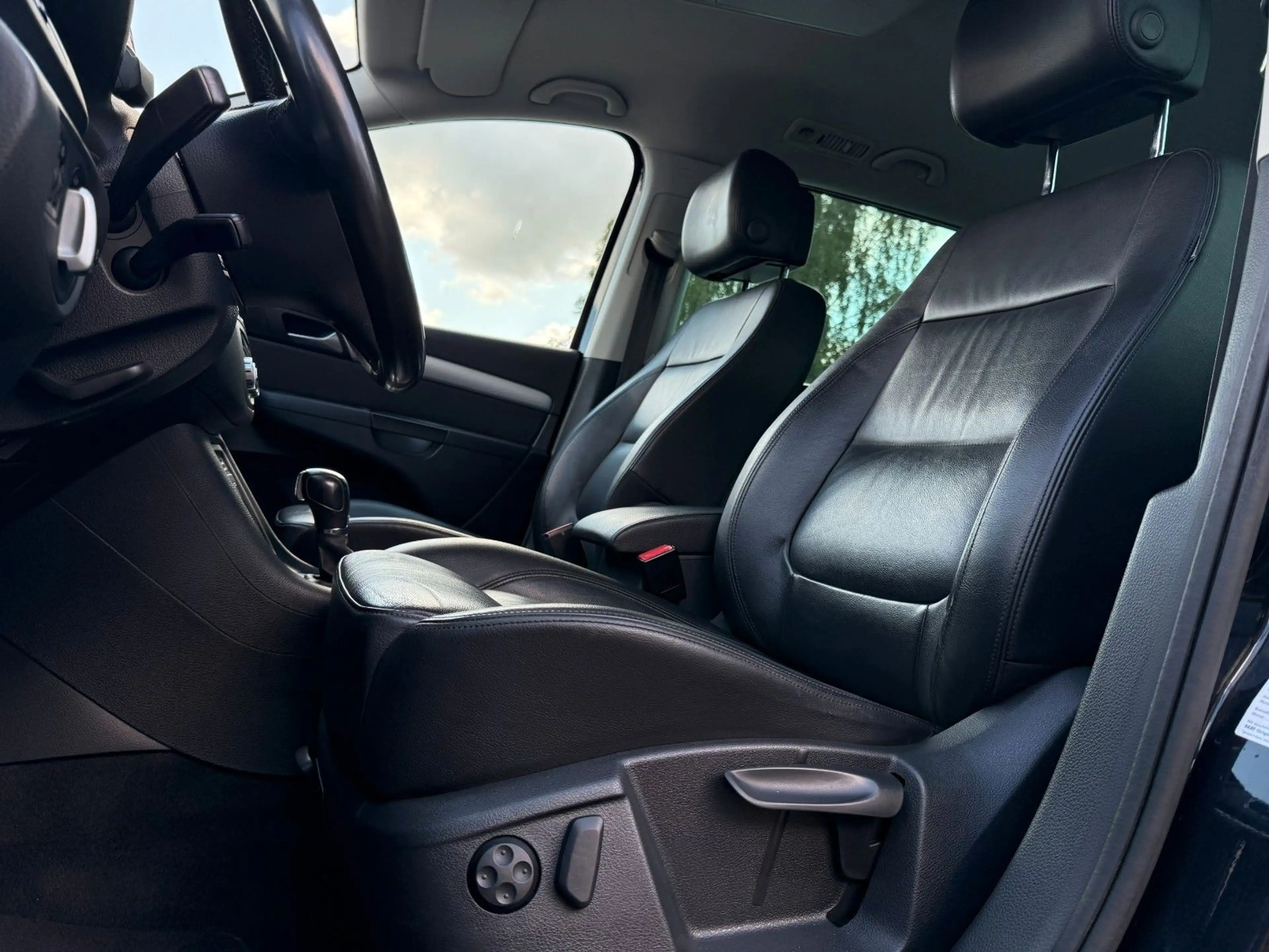 Volkswagen Sharan Highline BMT*DSG*7 SITZER*AHK*PDC*STANDHE — photo 11