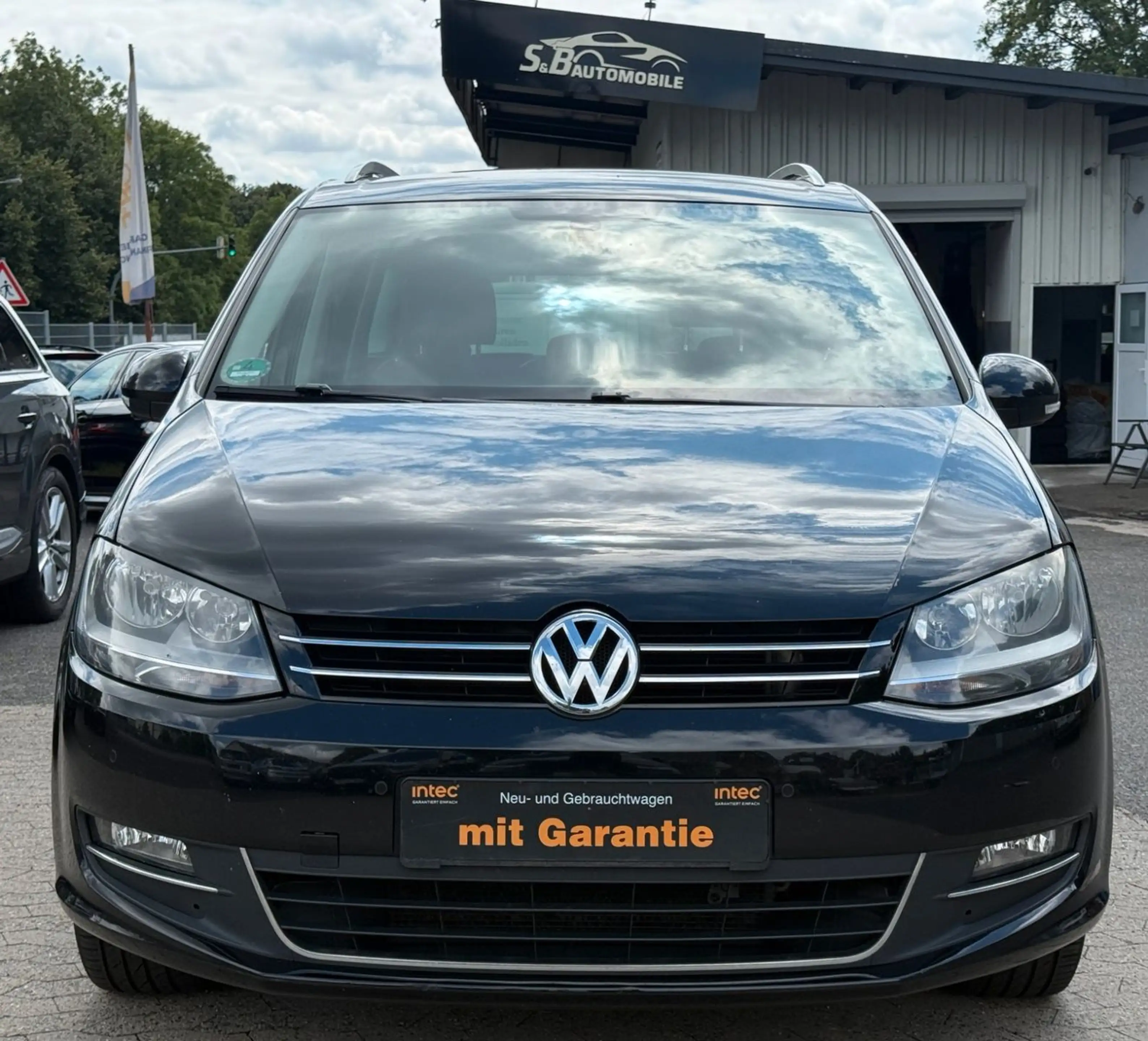 Volkswagen Sharan Highline BMT*DSG*7 SITZER*AHK*PDC*STANDHE — photo 2