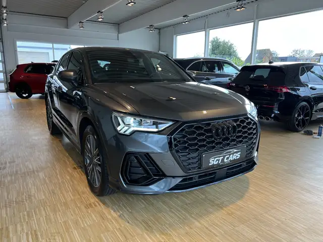 Audi Q3 45 TFSIe SB - S line - Keyless - Camera - Alantara