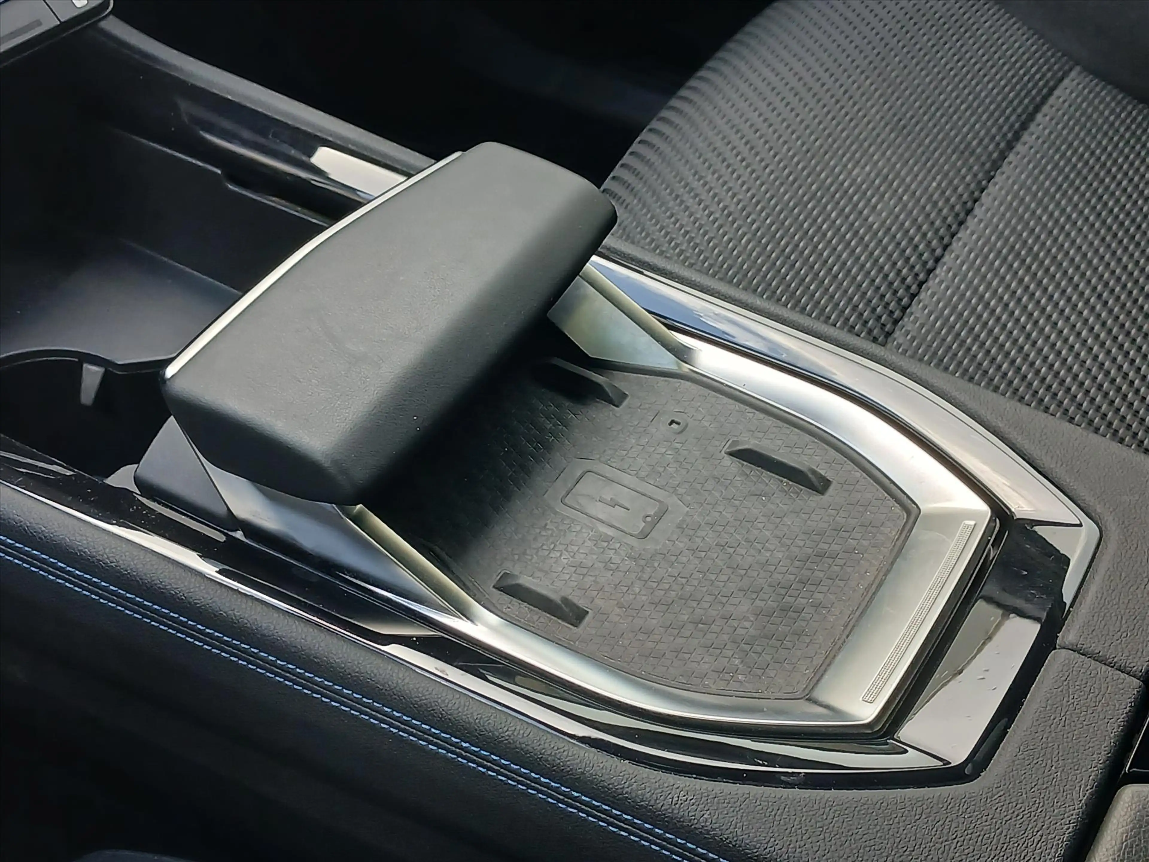 Renault Espace E-Tech Hybrid Esprit Alpine / Navi / Cruise en Cli — photo 22
