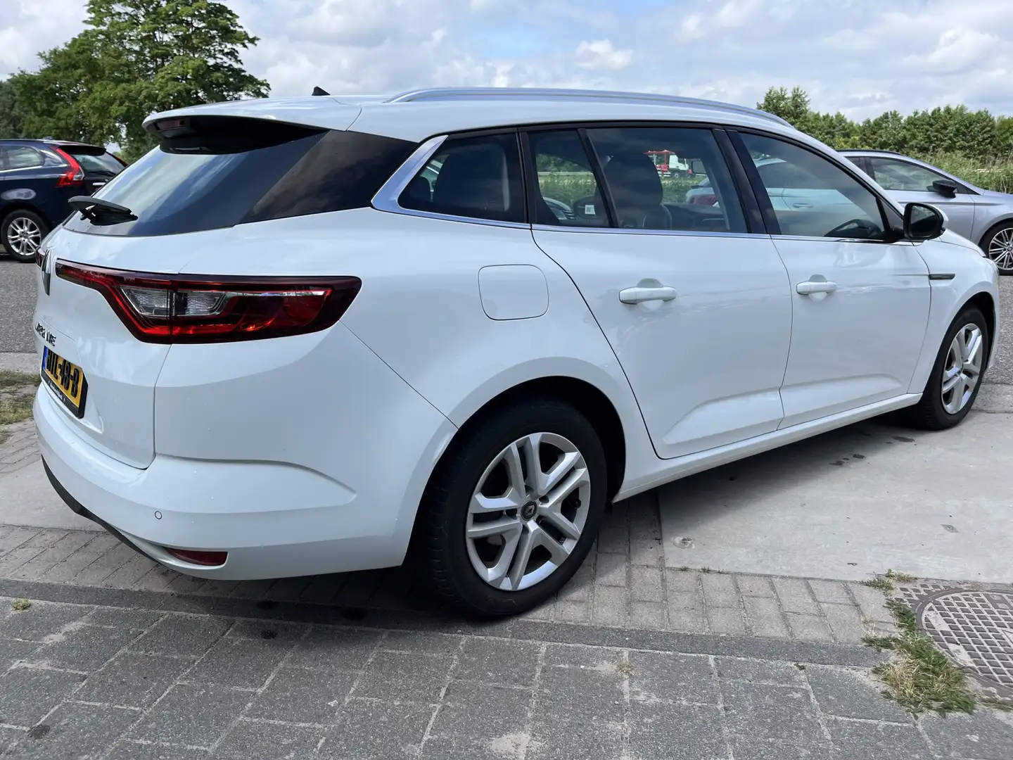 Renault Megane Estate 1.3 TCe 140 PK Business / Dealer onderhoude Wit - 2