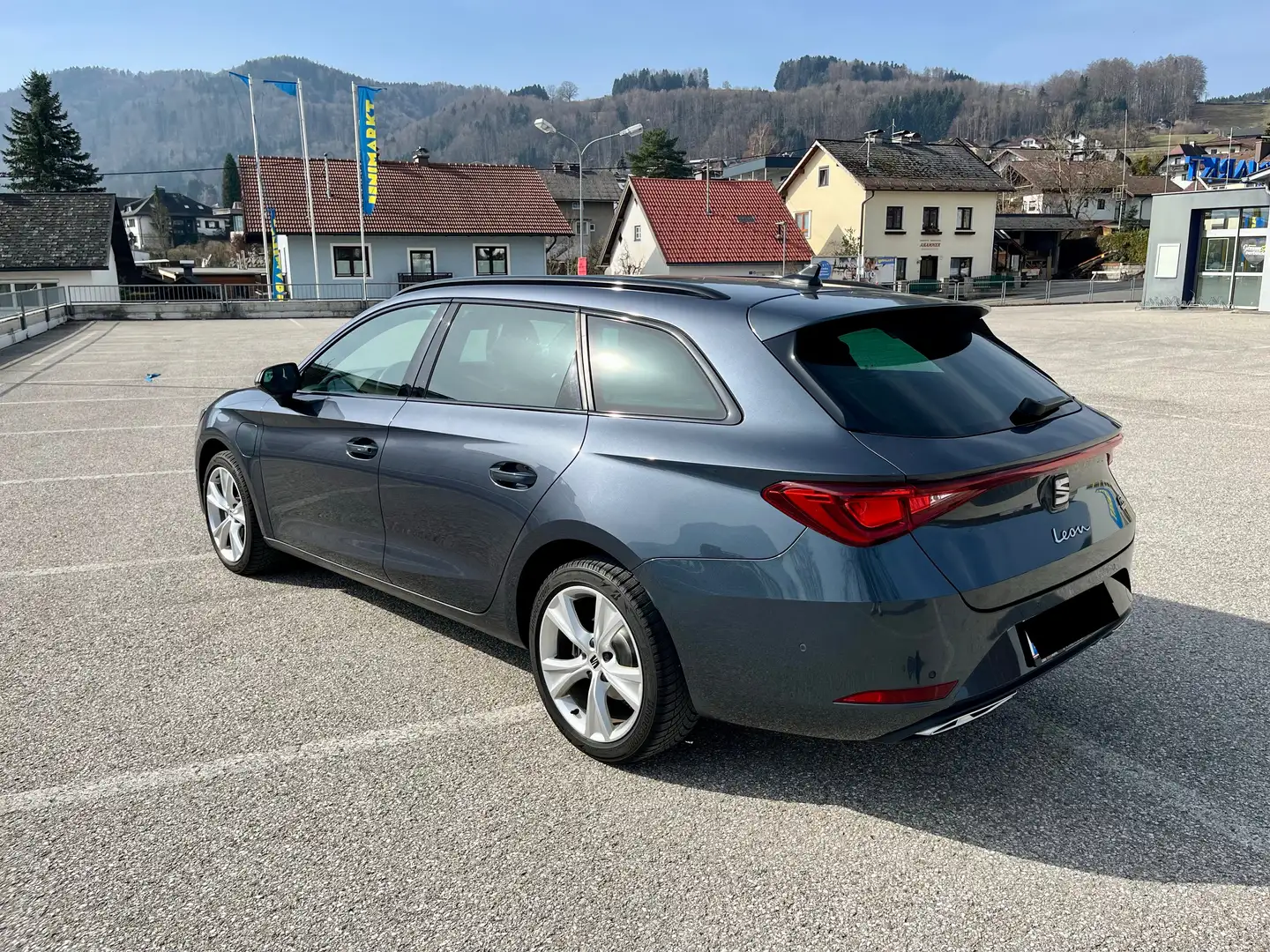 SEAT Leon e-Hybrid Sportstourer Grau - 2