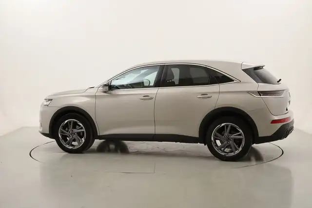 DS Automobiles DS 7 Crossback view 2