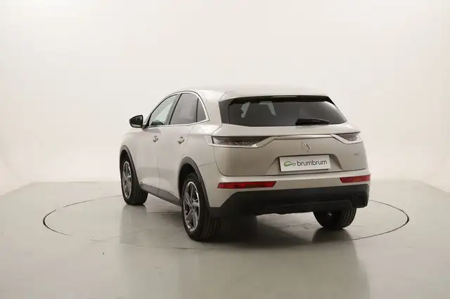 DS Automobiles DS 7 Crossback view 3
