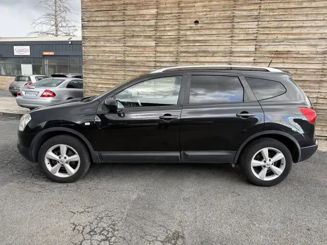 Nissan Qashqai view 2