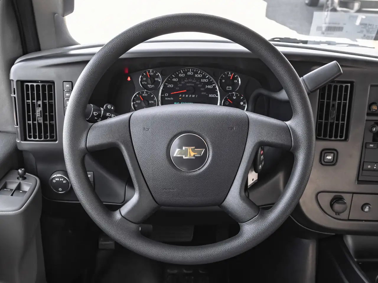 Chevrolet Express 3500 снимка Chevrolet Express 3500