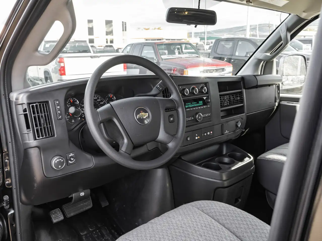 Chevrolet Express 3500 снимка Chevrolet Express 3500