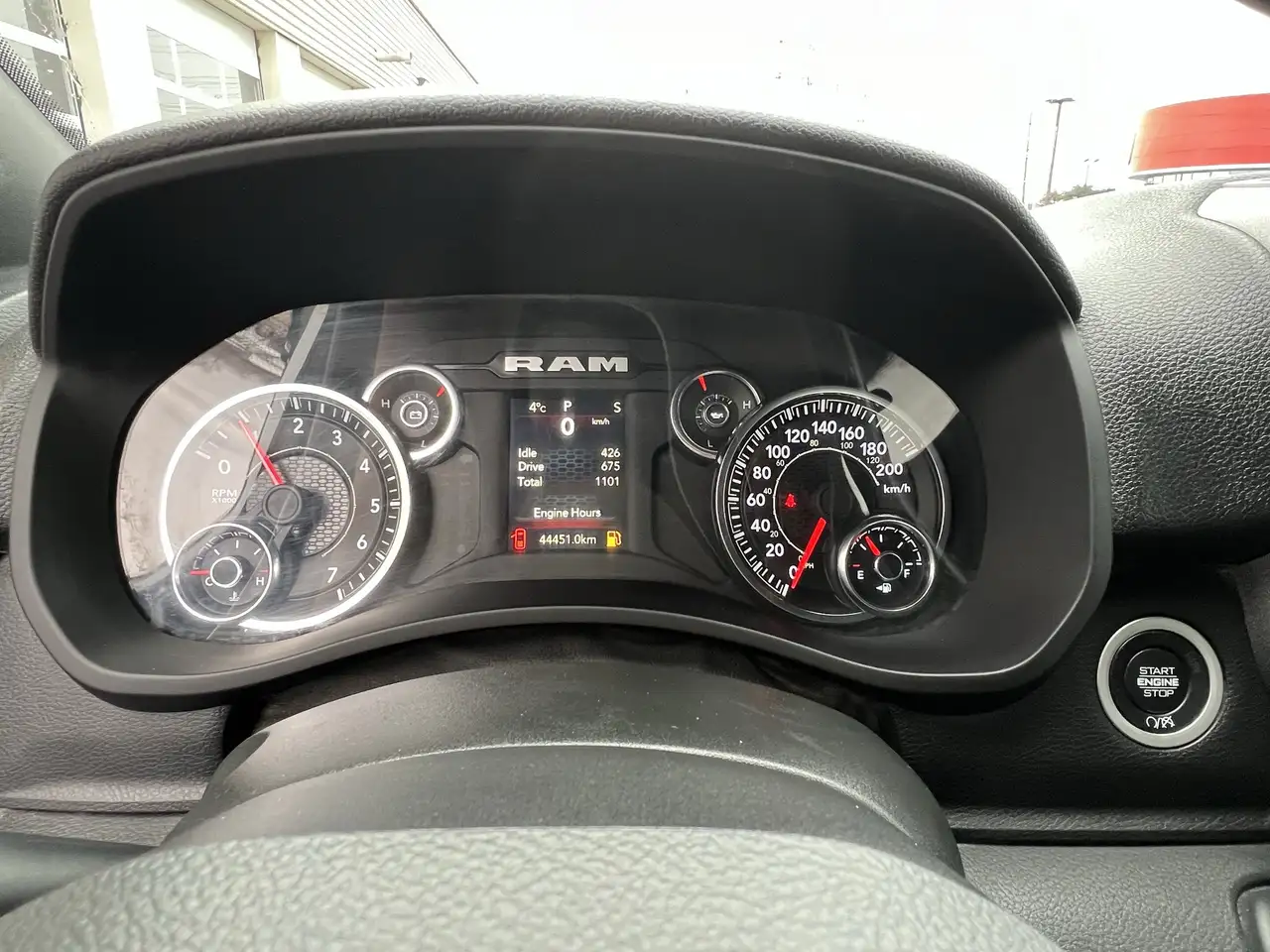 RAM 3500 снимка RAM 3500