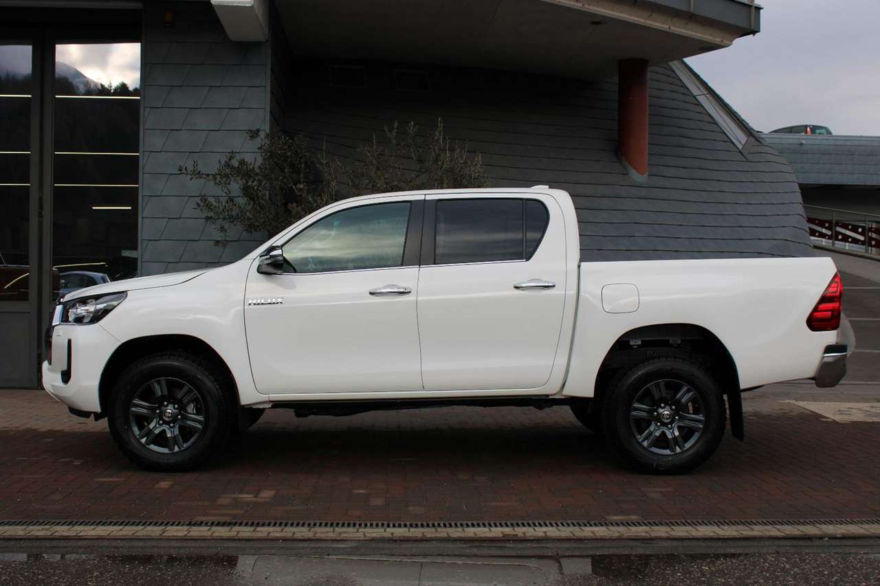 Toyota Hilux 2.4D-4D A/T 4WD Comfort "PRONTA CONSEGNA"