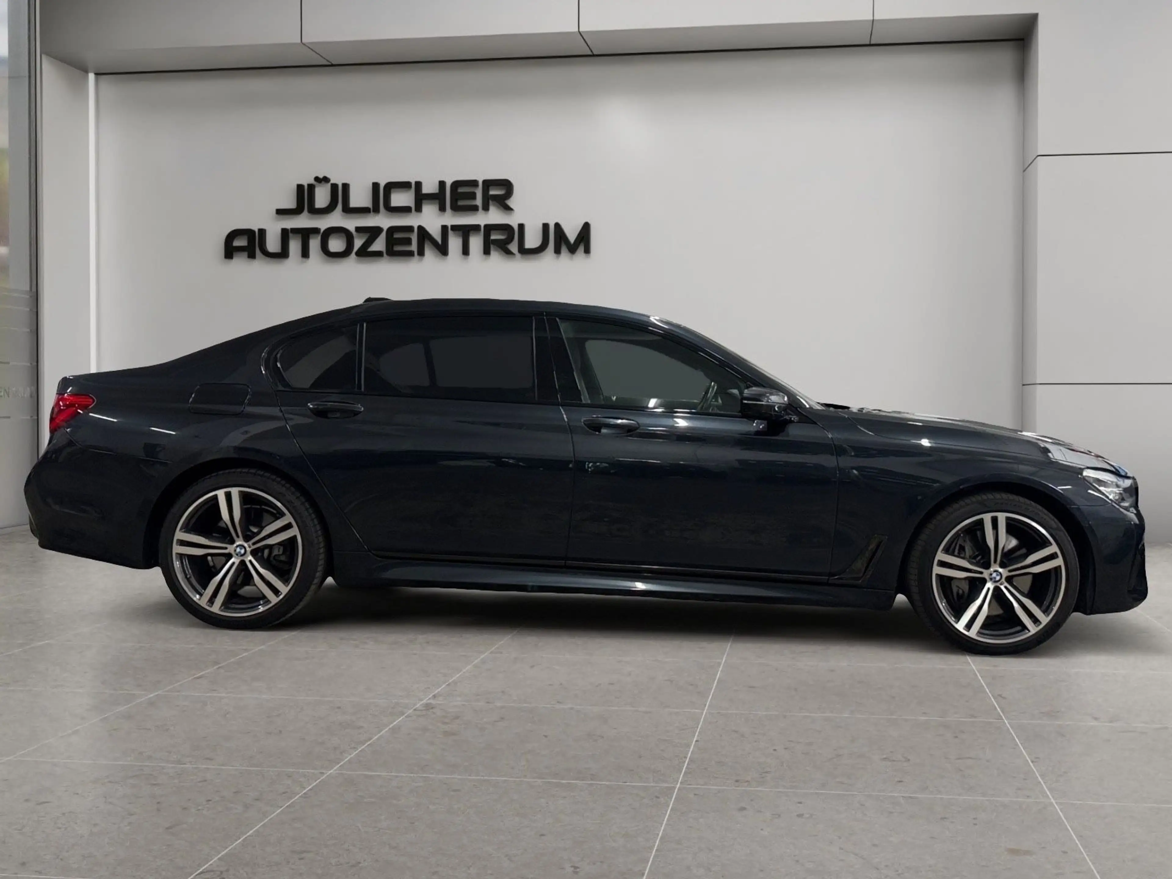 BMW 750 i xDrive Aut. M Sport, Insp.+Tüv/Au — photo 2