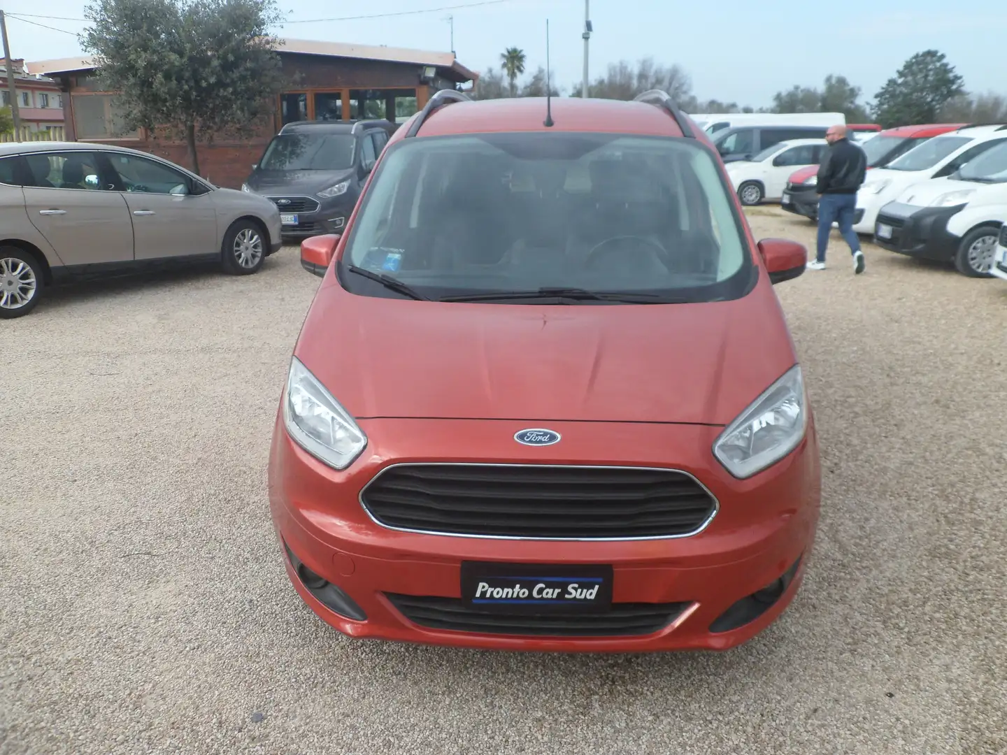 Ford Courier 5 posti autovettura Arancione - 2