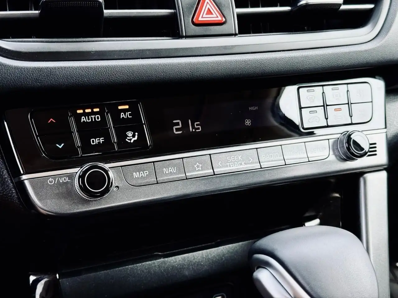 Kia Seltos снимка Kia Seltos