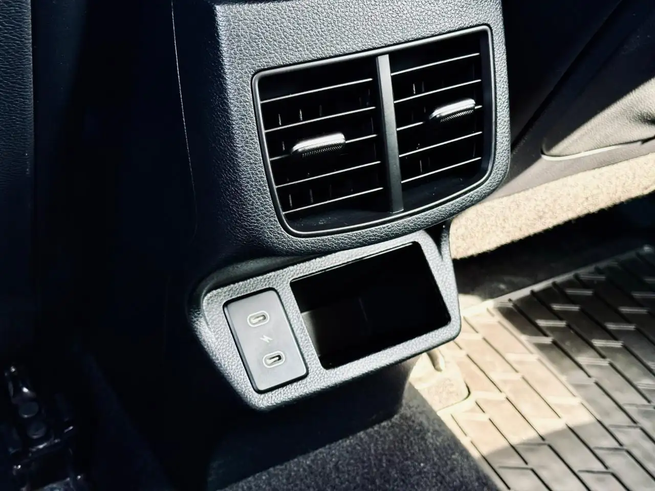 Kia Seltos снимка Kia Seltos