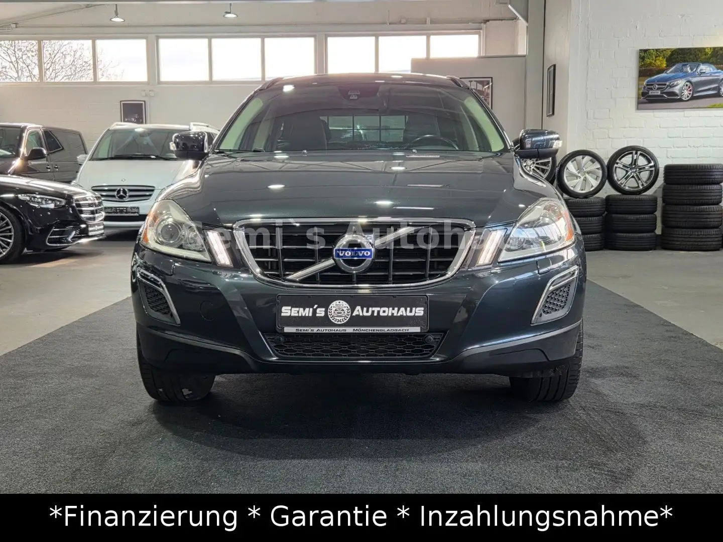 Volvo XC60 Momentum AWD 2.4D |Xenon|Leder|AHK Gris - 2