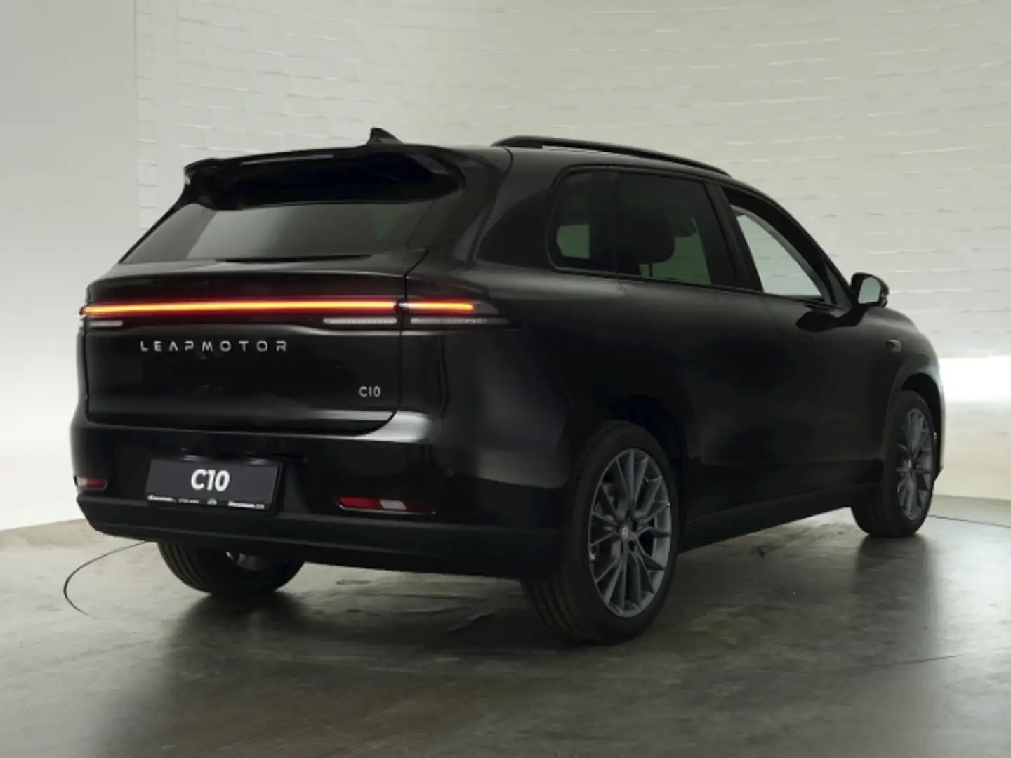 Leapmotor C10 DESIGN MY25 69,9 kWh+NAVI+360°KAMERA+PANORAMADACH+ Zwart - 2