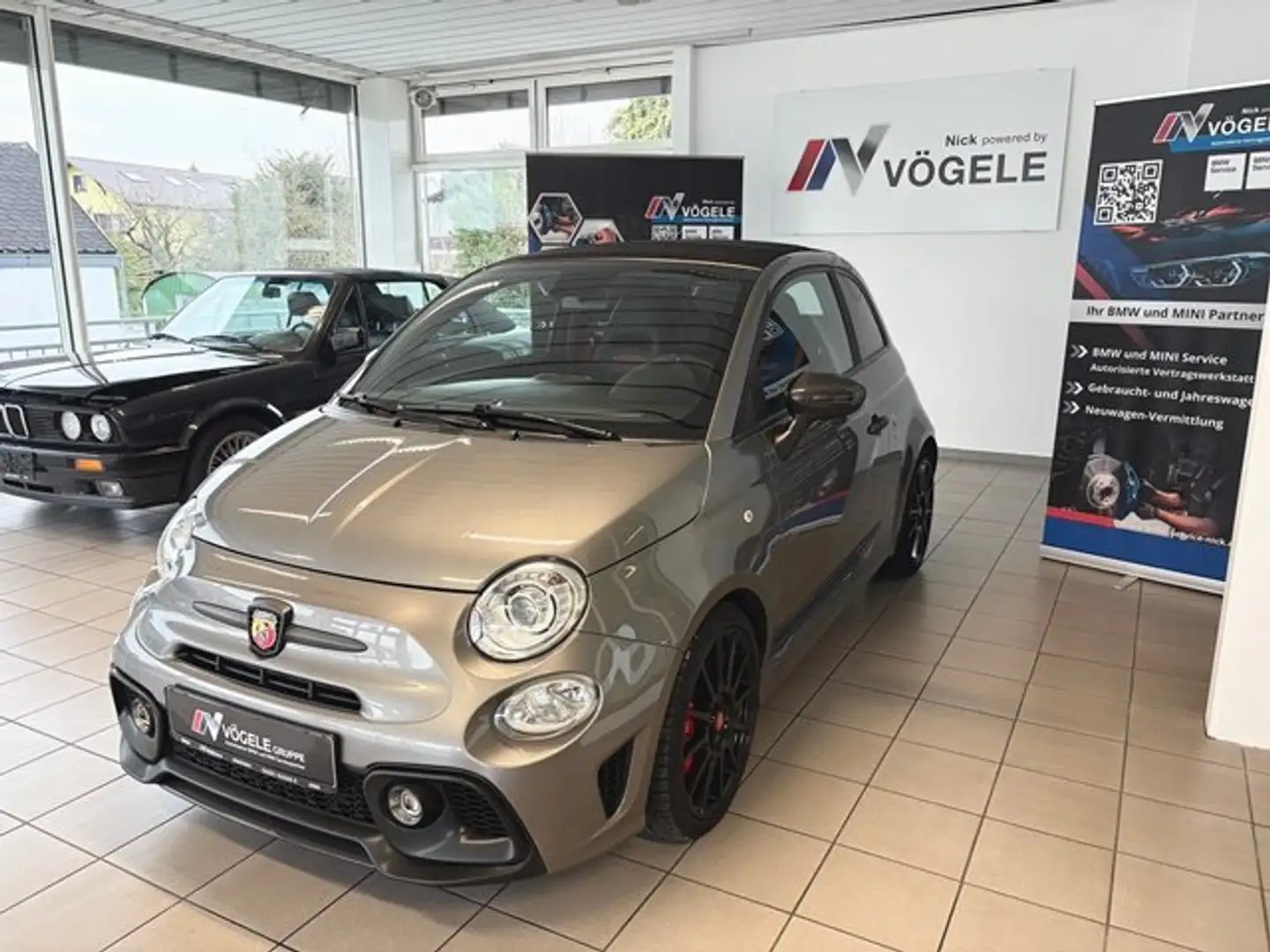 Fiat 595 Abarth Cabrio 1,4 T-Jet Esseesse Navi Carbon Paket Grau - 2