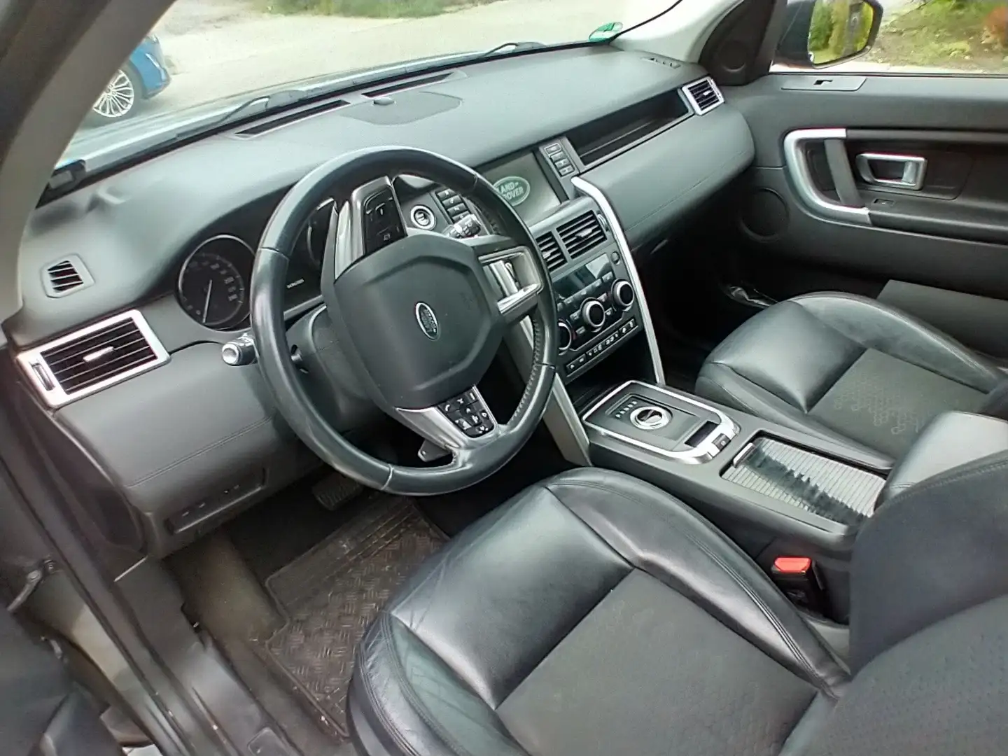 Land Rover Discovery Sport TD4 150 PS. Aut. 4WD SE 7 Sitze - 2