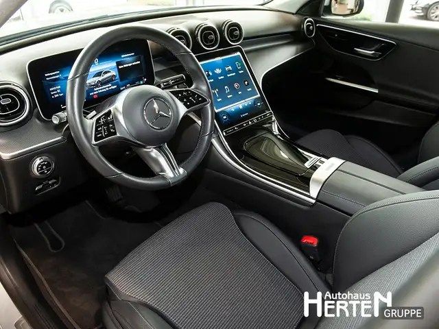 Mercedes-Benz C-Class view 8