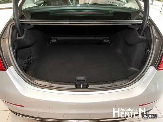 Mercedes-Benz C-Class view 15